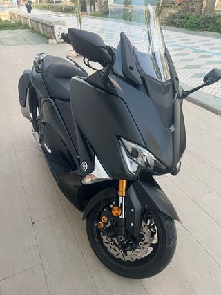 Yamaha Tmax 530 DX Negra