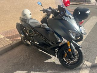 Yamaha Tmax 530 DX Negra