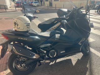 Yamaha Tmax 530 DX Negra