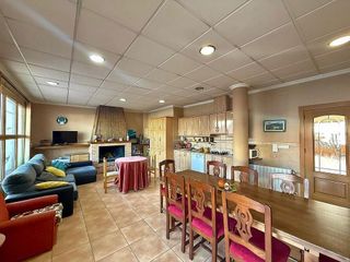 Casa adosada en venta en Pinós