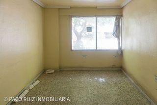 Local comercial en alquiler en Barrio Alto - San Félix - Oliveros - Altamira en Almería
