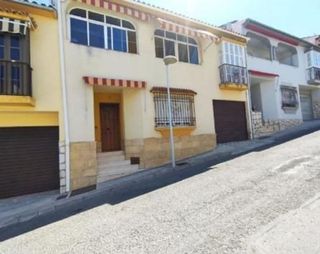 Chalet en venta en Lucena