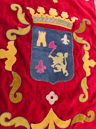 Estandarte antiguo bordado