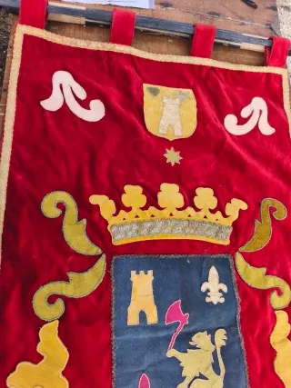 Estandarte antiguo bordado