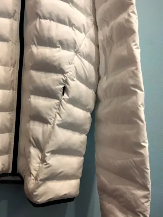 Chaqueta de invierno blanca con capucha 11°