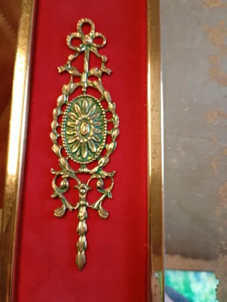 Espejo de pared antiguo