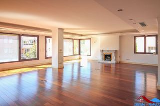 Dúplex en alquiler en Nueva España en Madrid