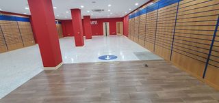 Local comercial en alquiler en Peñamefecit - Avda Barcelona en Jaén