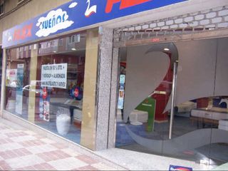 Local comercial en alquiler en Peñamefecit - Avda Barcelona en Jaén