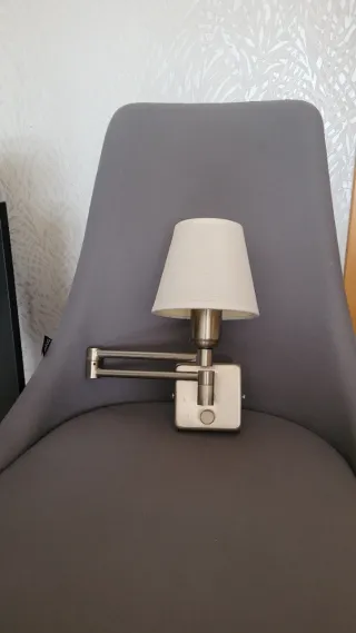 Aplique de pared regulable