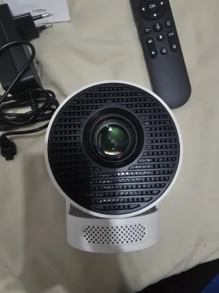 Proyector Magecube Blanco y Negro