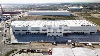 Nave industrial en alquiler en Ensanche de Vallecas - Valdecarros en Madrid