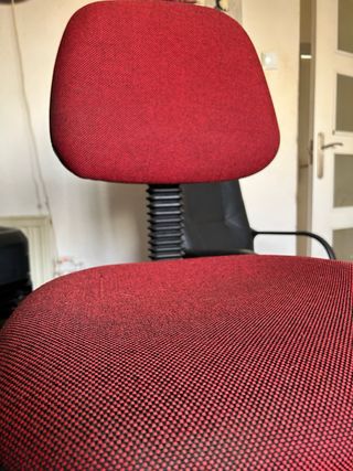 Silla de escritorio ergonómica roja