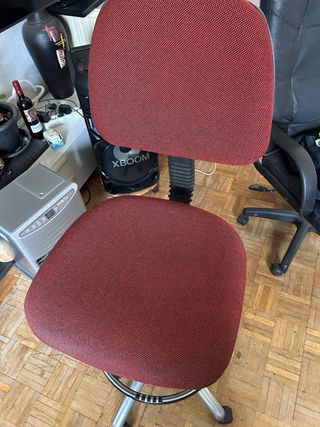 Silla de escritorio ergonómica roja