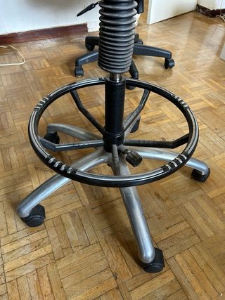 Silla de escritorio ergonómica roja