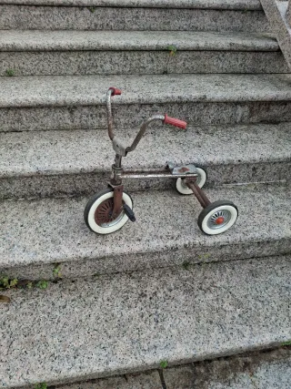 Triciclo Injusa años 70 para restaurar