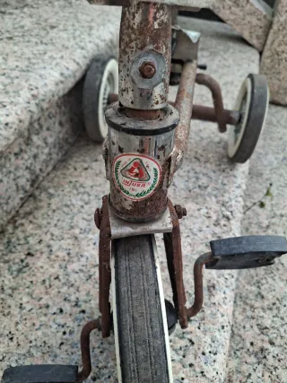 Triciclo Injusa años 70 para restaurar