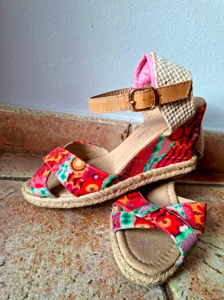 Sandalias florales tacon talla 38