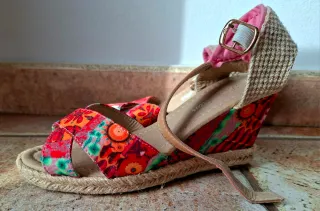 Sandalias florales tacon talla 38