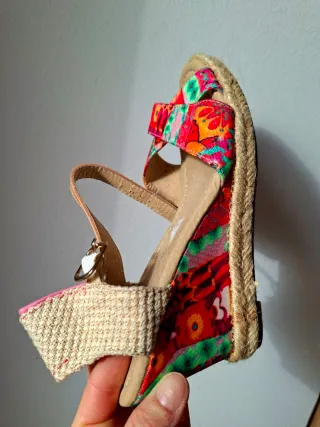 Sandalias florales tacon talla 38