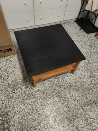 Mesa baja madera negra y marrón