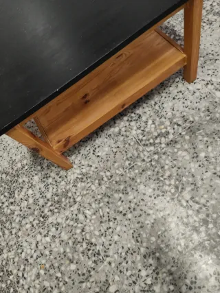 Mesa baja madera negra y marrón