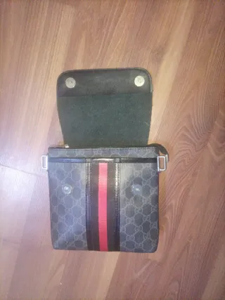 Bandolera Gucci Negra y Roja