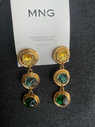 Pendientes Mango dorados con piedras verdes
