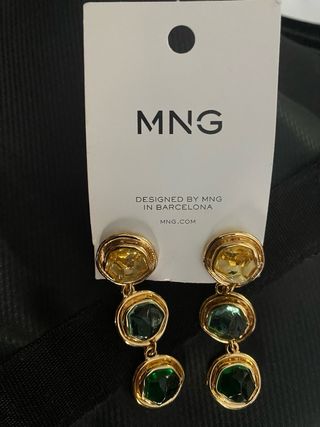 Pendientes Mango dorados con piedras verdes