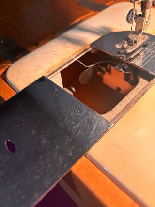 Máquina de coser Singer 801-Z2 con funda.