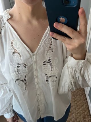 Blusa blanca mangas abullonadas