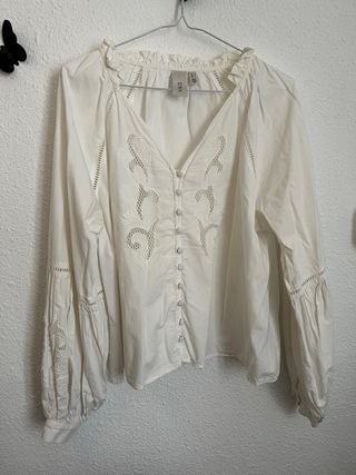 Blusa blanca mangas abullonadas