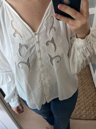 Blusa blanca mangas abullonadas