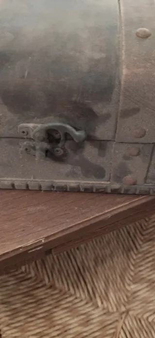 2 Cofres de Madera y Metal