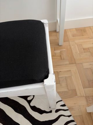 Banqueta negra y blanca