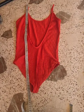 Body Bershka rojo