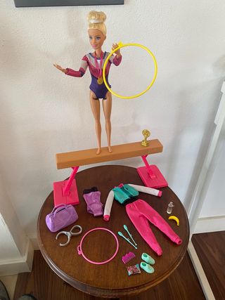 Barbie Gimnasta con Accesorios y Barra