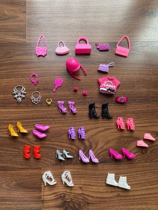 Barbie Gimnasta con Accesorios y Barra