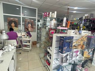 Local comercial en venta en El Bajondillo en Torremolinos