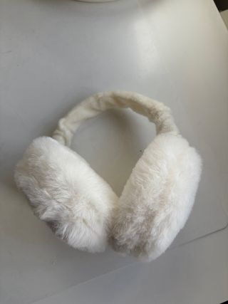 Orejeras de invierno blancas