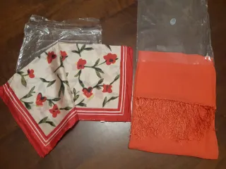 Pañuelo floral y foulard naranja