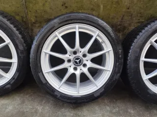 Llantas 17 Mercedes Originales con Neumáticos