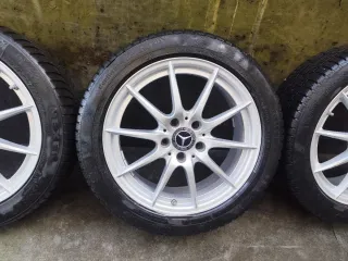 Llantas 17 Mercedes Originales con Neumáticos