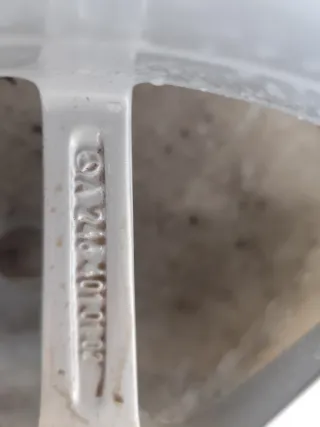 Llantas 17 Mercedes Originales con Neumáticos