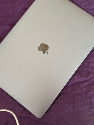 Macbook Pro 15 Gris con Cargador