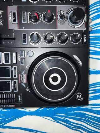 Mesa de Mezclas, DJ Hercules DJControl Impulse 200