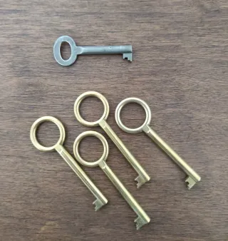 Mueble antiguo de madera