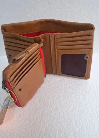 Cartera Billabong Marrón con Cremallera Roja