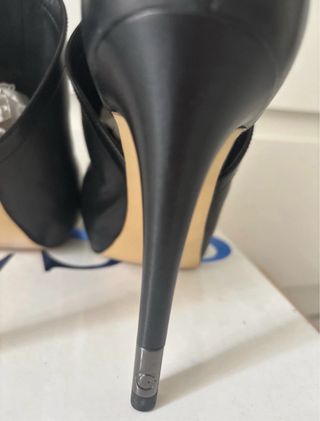 Zapatos Guess Tacón Negro Peep Toe