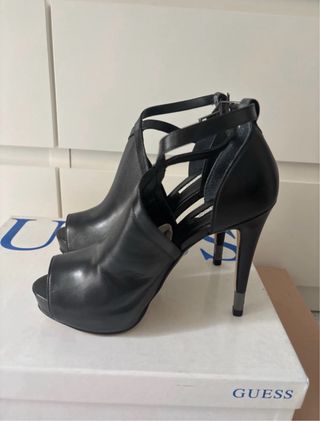 Zapatos Guess Tacón Negro Peep Toe